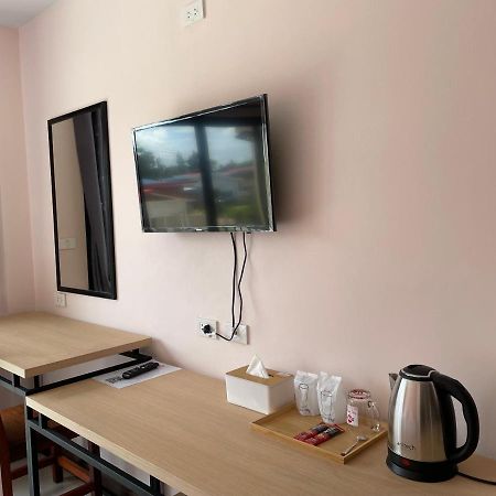 โรงแรมนิยม เอสทีเอ็น 2 - Niyom Stn 2 Hotel Ban Phue Eksteriør bilde