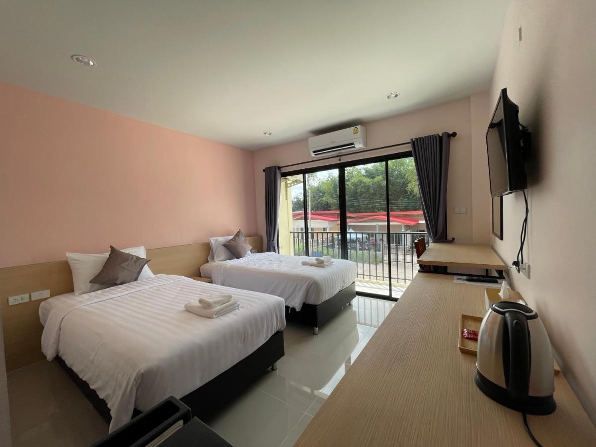 โรงแรมนิยม เอสทีเอ็น 2 - Niyom Stn 2 Hotel Ban Phue Eksteriør bilde