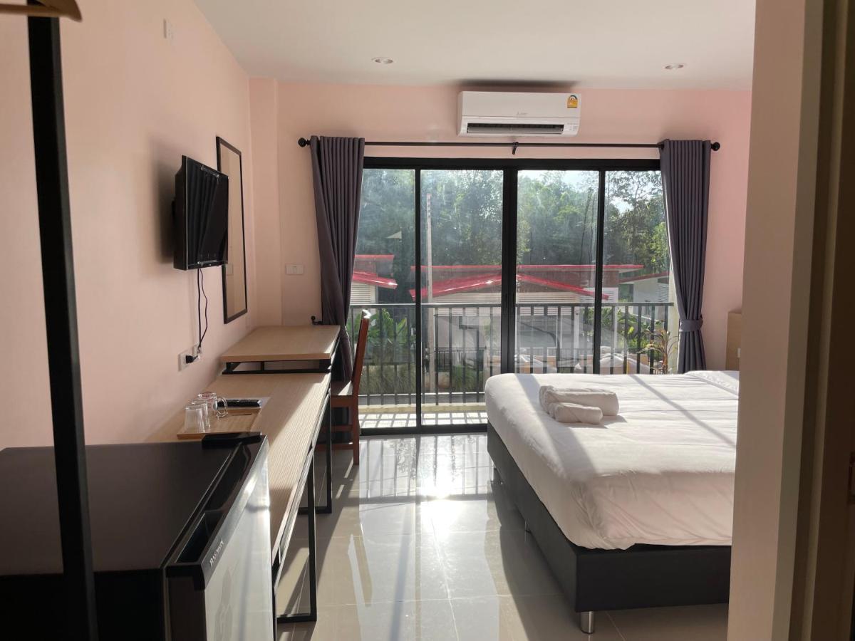โรงแรมนิยม เอสทีเอ็น 2 - Niyom Stn 2 Hotel Ban Phue Eksteriør bilde